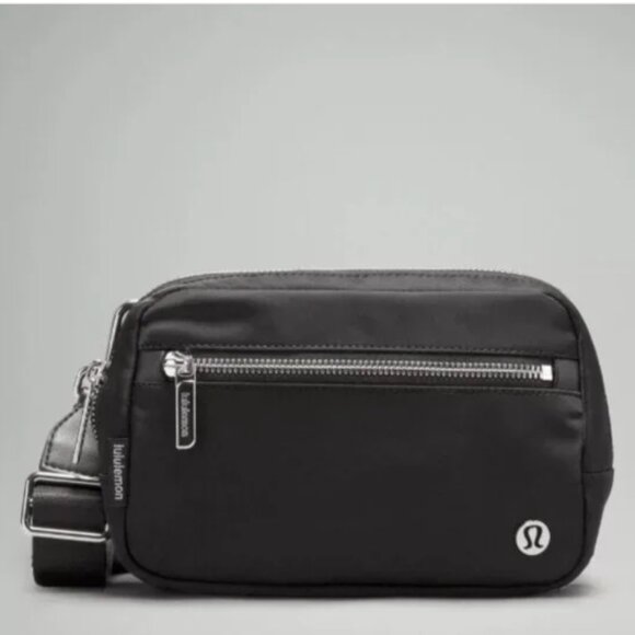 lululemon athletica Handbags - LuLulemon | Convertible Everywhere Crossbody Belt Bag